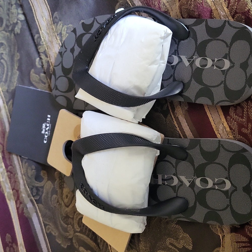 Coach  sig flip flops bagged tagged instructions black grey